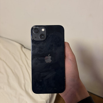 iPhone 13 Midnight blue