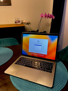 MacBook Pro 2017 (3 фото из 6)