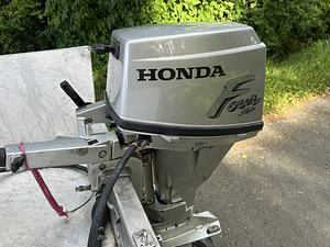 Моторная лодка BUSTER Mini Honda 15 4T (9 фото из 10)