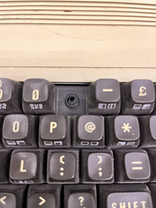 Commodore VIC-20 (2 фото из 3)