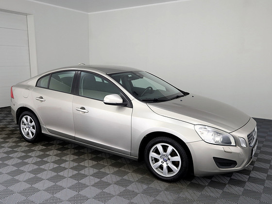 Volvo S60 Momentum ATM 1.6 110kW