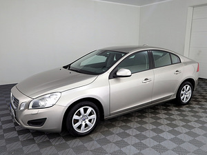 Volvo S60 Momentum ATM 1.6 110kW (2 foto / 7)