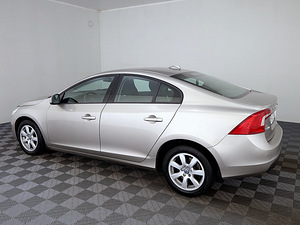 Volvo S60 Momentum ATM 1.6 110kW (4 foto / 7)