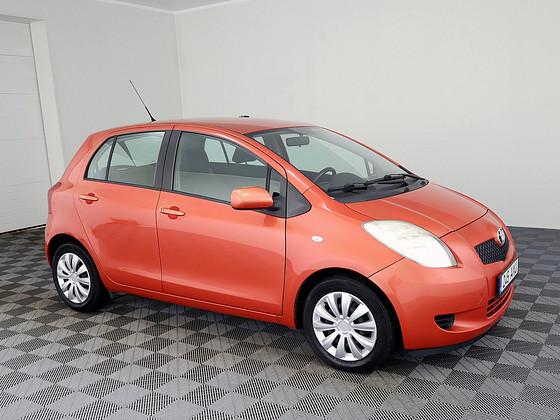 Toyota Yaris Linea Sol A-C 1.3 64kW