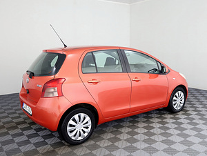 Toyota Yaris Linea Sol A-C 1.3 64kW (3 foto / 8)