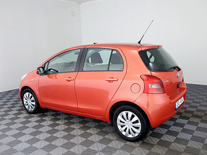Toyota Yaris Linea Sol A-C 1.3 64kW (4 foto / 8)