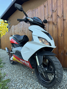 APRILIA SR 50R 70cc 2012a (4 foto / 7)