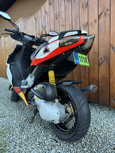 APRILIA SR 50R 70cc 2012a (1 foto / 7)
