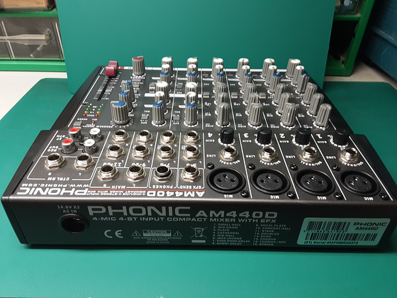 Phonic AM4400