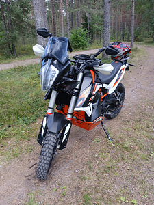 KTM Adventure 890 (1 фото из 6)