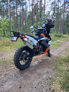 KTM Adventure 890 (2 фото из 6)