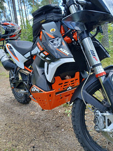 KTM Adventure 890 (3 фото из 6)