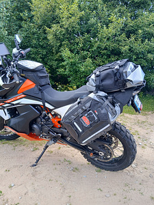 KTM Adventure 890 (4 фото из 6)