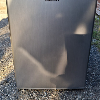 Продам маленький холодильник BERK 50*63*43 cm