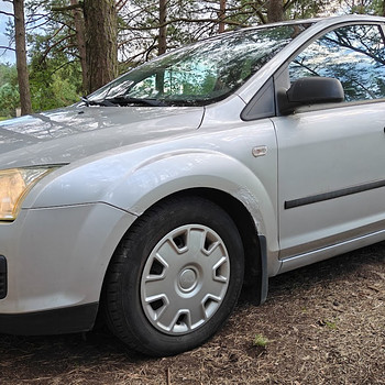 Ford Focus Trend 1.6 R6 74 кВт 2005 г.