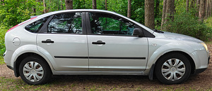 Ford Focus Trend 1.6 R6 74kW 2005.a. (5 foto / 15)