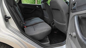 Ford Focus Trend 1.6 R6 74kW 2005.a. (11 foto / 15)