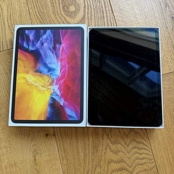 iPad Pro 11" Wi-Fi + Cellular