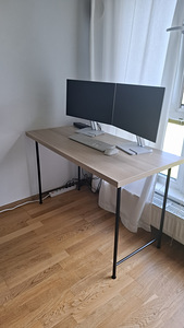 Письменный стол Ikea; без следов использования; 120 x 60 cm (3 фото из 3)