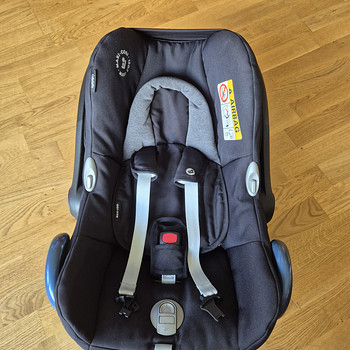 Maxi-Cosi CabrioFix turvahäll + FamilyFix (ISOFIX) alus