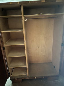 Riidekapp (2 foto / 2)