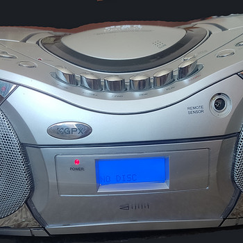 Радиомагнитола с CD-плеером, FM-радио, кассетой