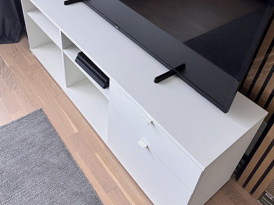 Valge TV-alus / TV-kapp