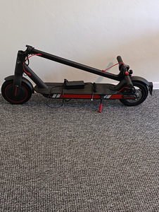 Xiaomi Mi Electric Scooter Pro seeria elektriline tõukeratas (2 foto / 3)