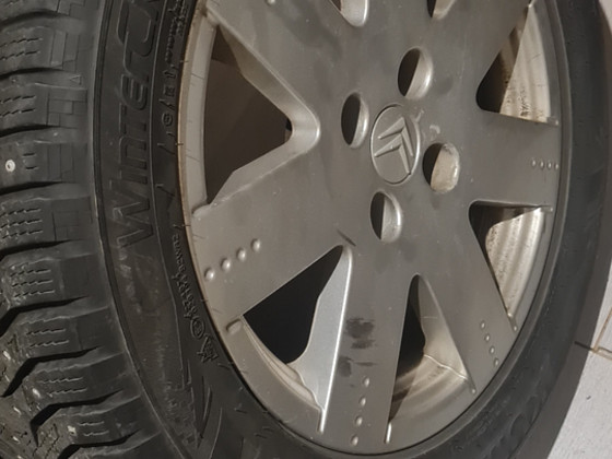 16" valuveljed 6Jx16, ET27, 4-poldiga, talverehvidega