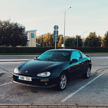 MAZDA MX3 спортивная машина