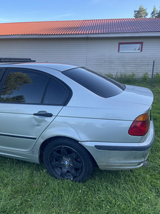 BMW E46 318i (2 фото из 2)