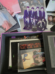 BTS много разных вещей (3 фото из 5)