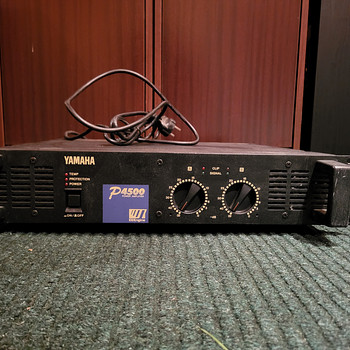 Võimas stereo võimendi Yamaha 2×620 W