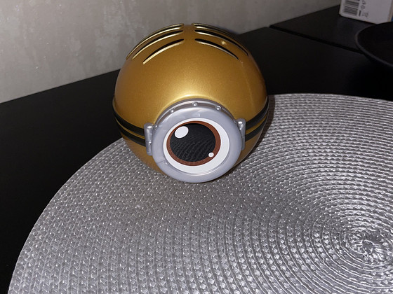 L.O.L surprise loves Minions