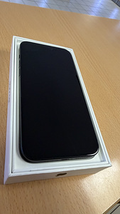 Apple iPhone 15 Plus 512GB Black v heas korras (2 foto / 4)