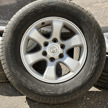 17" Toyota originaalveljed 6x139,7 + suverehvid 265/65/17