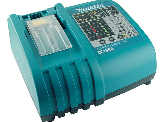Makita DC18RA S/N: puudub