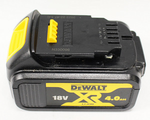 Aku Dewalt XR Li-ion 4.0Ah 18V (2 foto / 2)