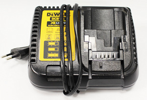 Зарядное устройство DeWalt DCB115 10,8/14,4/18V XR Li-Ion (2 фото из 2)