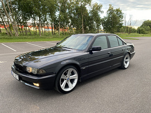 BMW e38 730d (1 foto / 13)