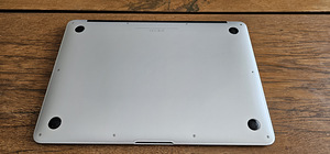 Macbook Air 13 (Early 2015) (3 foto / 7)