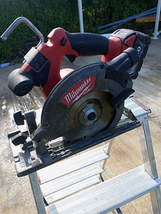 Makita (4 фото из 8)