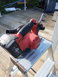Makita (5 фото из 8)