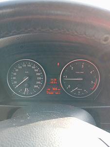 BMW X1 S-drive (9 фото из 10)