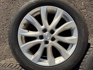 19" Mazda originaalveljed 5x114,3 + naastrehvid 225/55/19 (6 foto / 8)