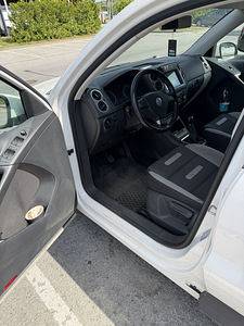 Volkswagen Tiguan (2008. aasta) (2 foto / 8)