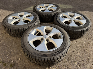 16" Kia originaalveljed 5x114,3 +naastrehvid 205/55/16 (4 foto / 9)