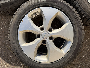 16" Kia originaalveljed 5x114,3 +naastrehvid 205/55/16 (8 foto / 9)