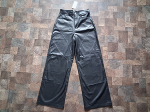 Новые кожаные брюки Cropp, размер: S (1 фото из 6)