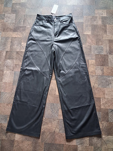 Новые кожаные брюки Cropp, размер: S (2 фото из 6)